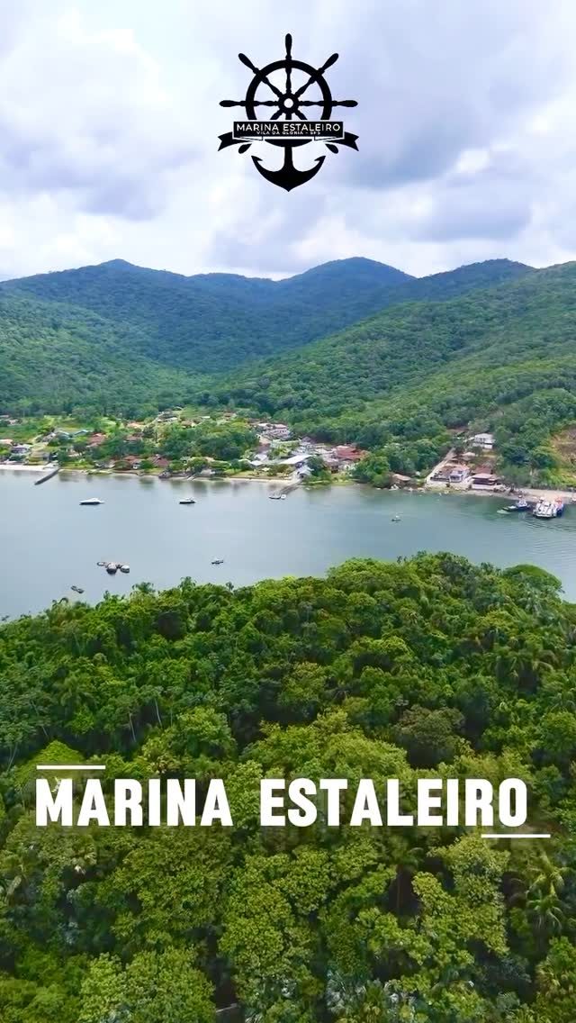 A marina vista do alto