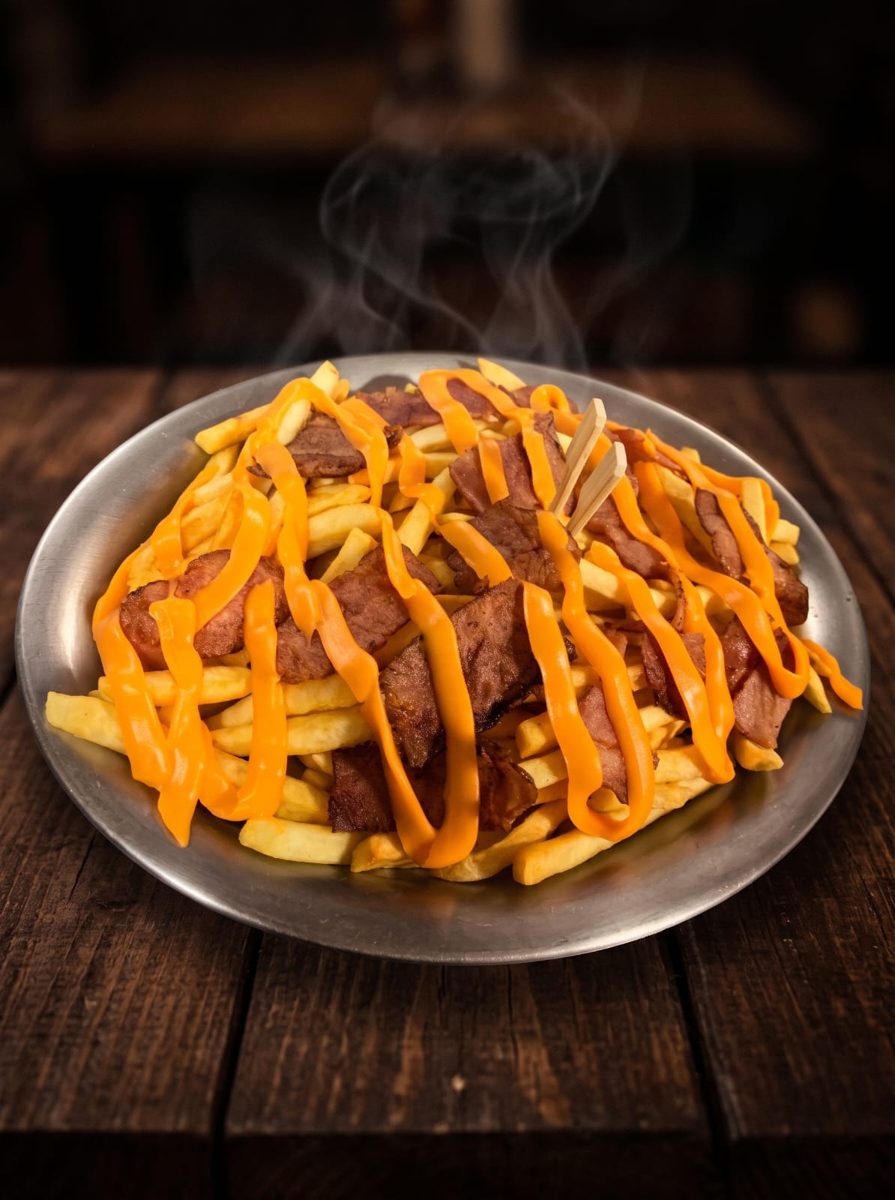 Fritas com cheddar e bacon